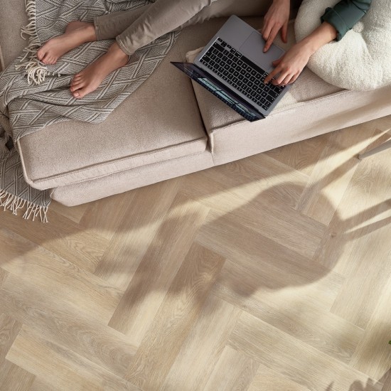 Arbiton Amaron Herringbone CA 187 DEARWOOD OAK klikkes halszálka SPC padló + Multiprotec Acoustic alátét
